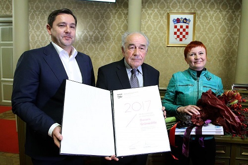 Grand Lifetime Achievement Award-Davor Grünwald (in the middle), Andrija Mikulić i Ivana Bakal (Photograph: Morana Matković)